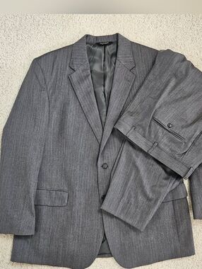 Jos A. Bank Signature Collection Dark Gray Herringbone Suit 44R Wool 40x27 Mens
